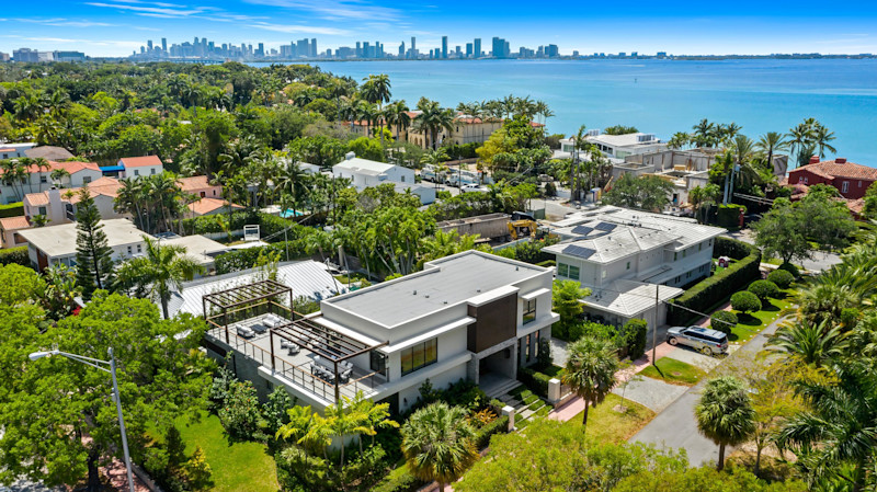 Luxury second home demand continues to outperform category and market